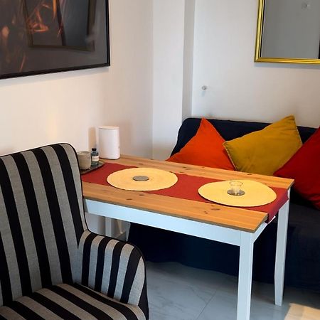 Krezias Apartments เอเธนส์ ภายนอก รูปภาพ